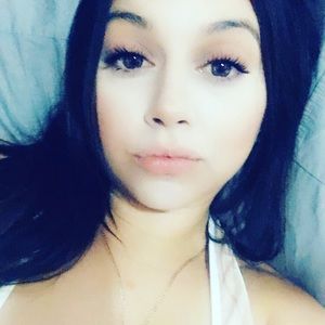 Meet your Posher, Dayana
